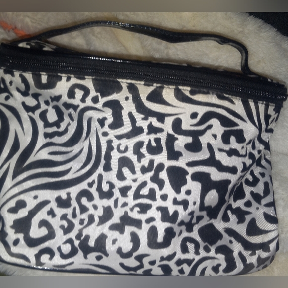 Black & White Animal Print Modella 4 pc Toiletry Zipper Bag Set - Picture 7 of 12